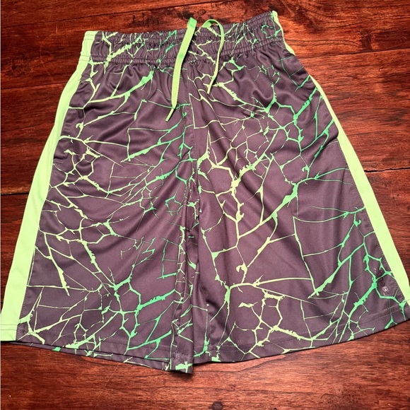 Boys Shorts Lot Size 10/12 Reebok Old Navy and Wrangler Champion bonus swimsuit - Picture 4 of 16